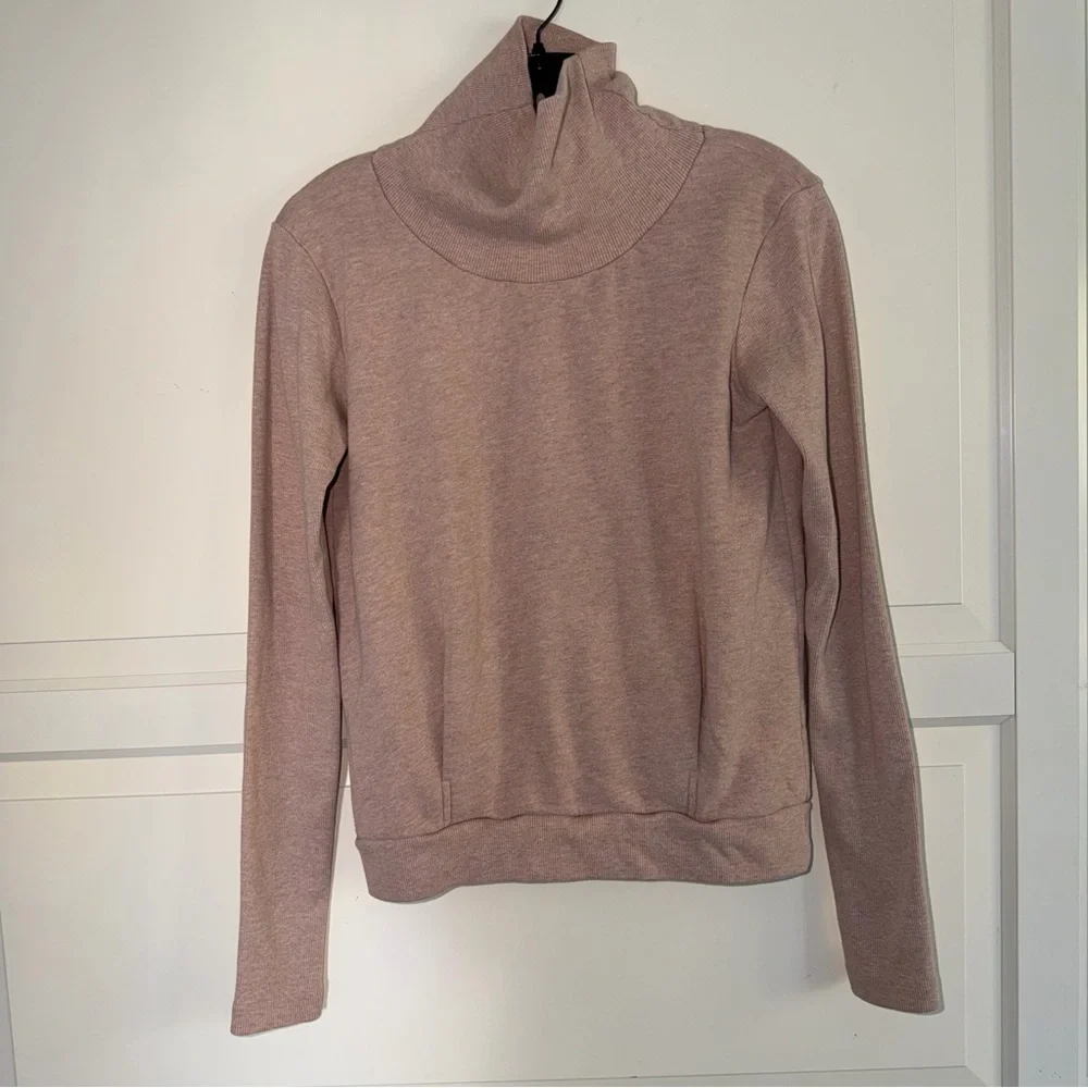 ALO Clarity Long Sleeve turtleneck Top Size XS 41462